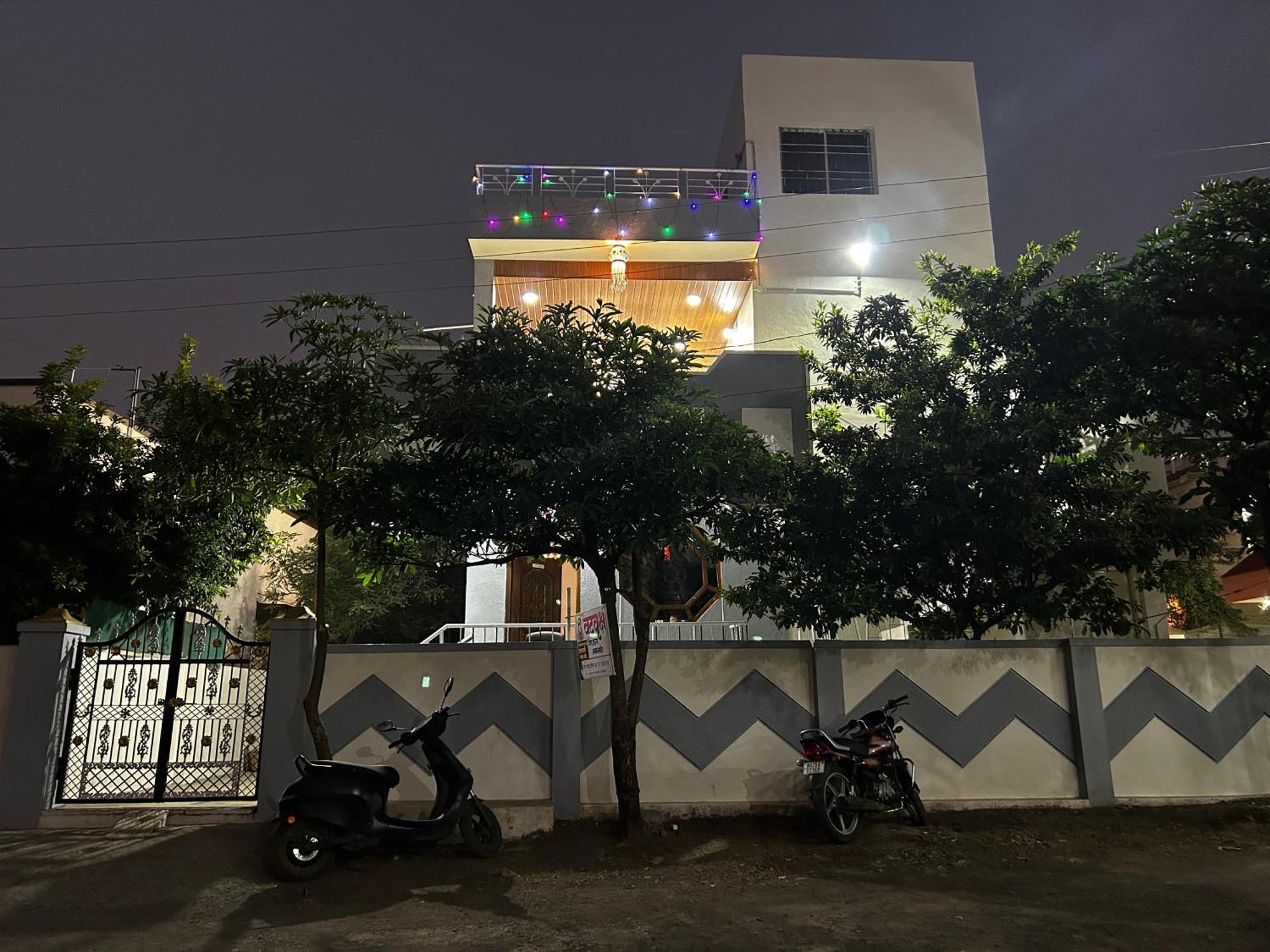Vatavriksha Guest House,Akkalkot Akalkot Exterior photo